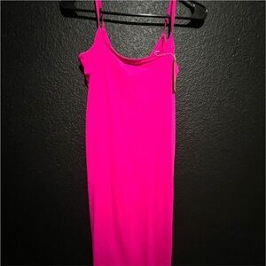 Pink skims dress. Never worn still has tags. Size medium
